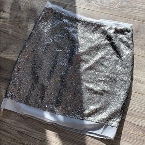 NWT Glam sequin mini skirt✨